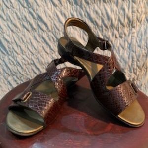 MOOTSIES TOOTSIES SANDALS SIZE 9M
